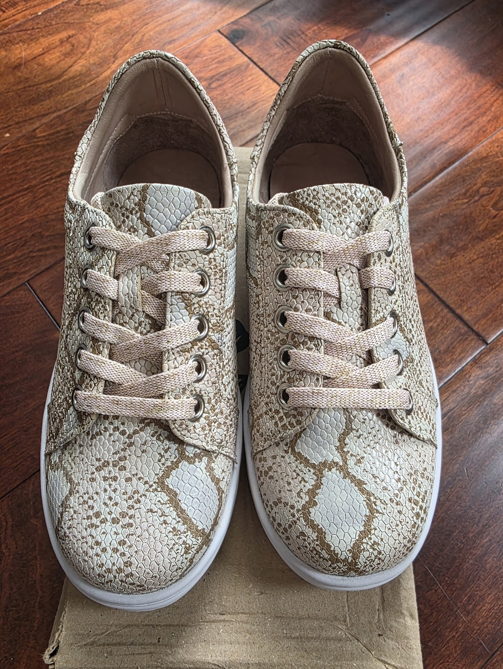 Two Pretty Leather Pink Snakeskin Sneakers - Picture 2 of 7